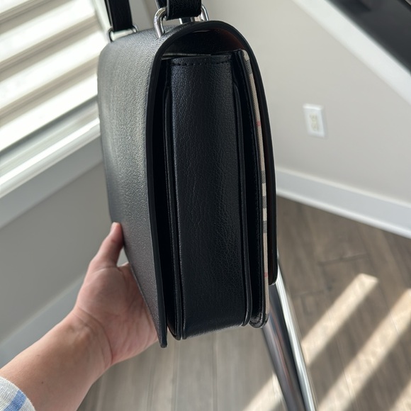 Burberry handbag - Picture 5 of 11